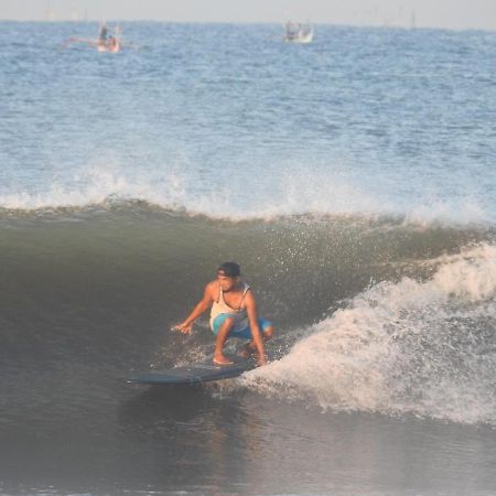 Hotel The Point Surfcamp Bali Pulukan Esterno foto