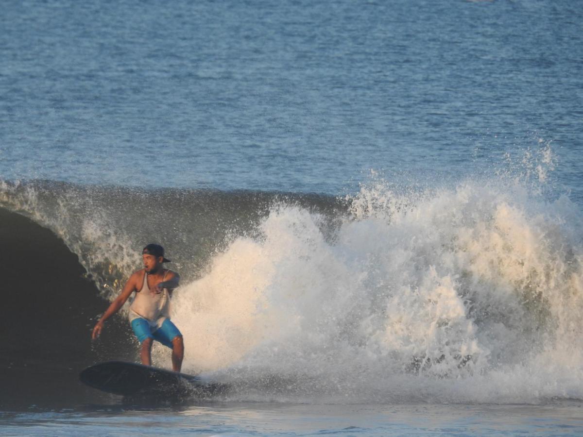 Hotel The Point Surfcamp Bali Pulukan Esterno foto