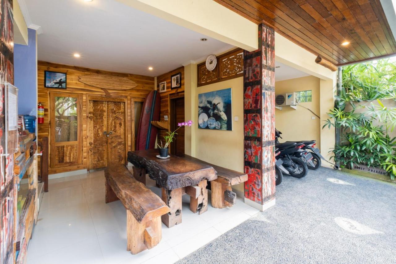 Hotel The Point Surfcamp Bali Pulukan Esterno foto