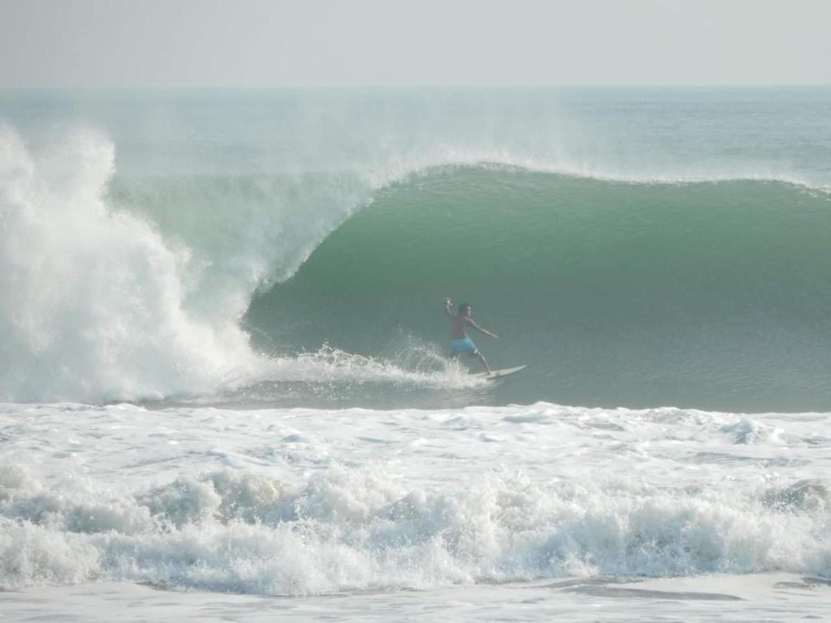 Hotel The Point Surfcamp Bali Pulukan Esterno foto