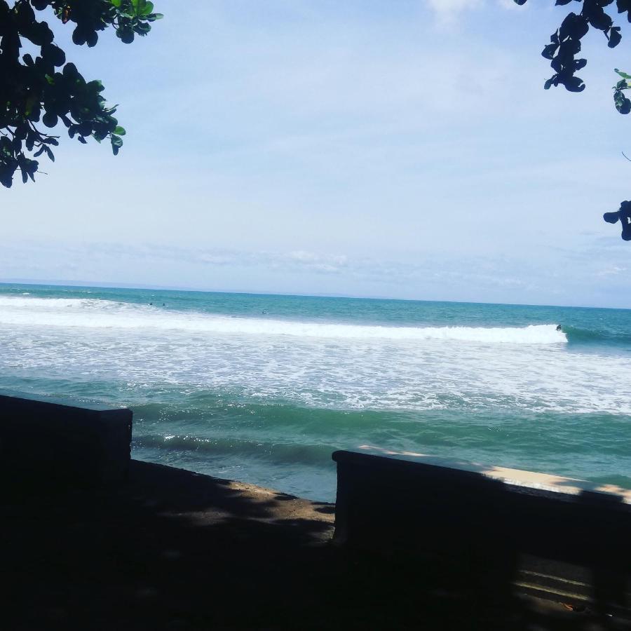 Hotel The Point Surfcamp Bali Pulukan Esterno foto